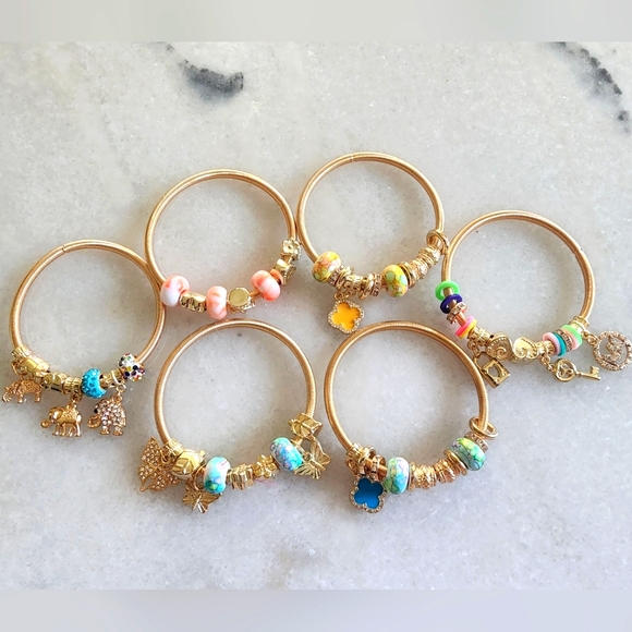 Jewelry - 🔥FASHIONABLE GOLD BRACELETS🔥